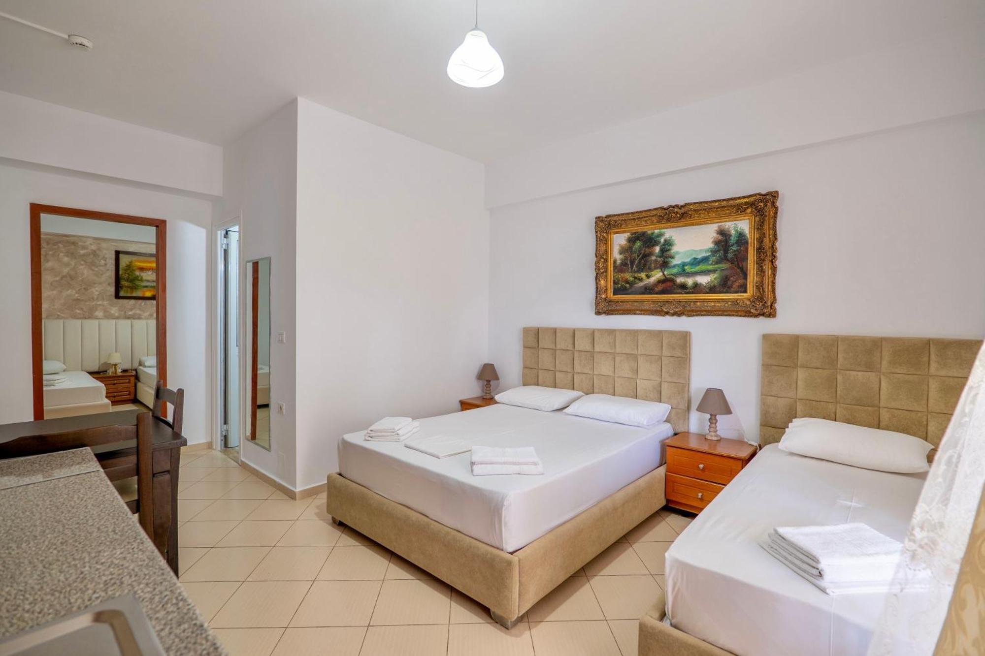 Eleni Guest House Sarandë Eksteriør billede